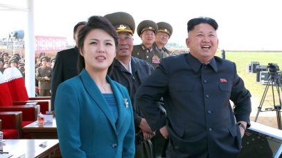 1214598-ro-sol-ju-et-son-epoux-le-dirigeant-nord-coreen-kim-jong-un