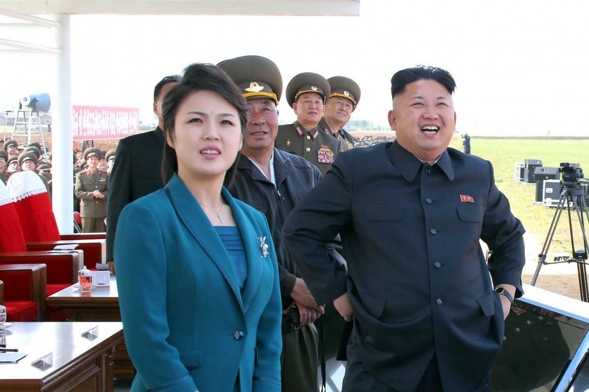 1214598-ro-sol-ju-et-son-epoux-le-dirigeant-nord-coreen-kim-jong-un
